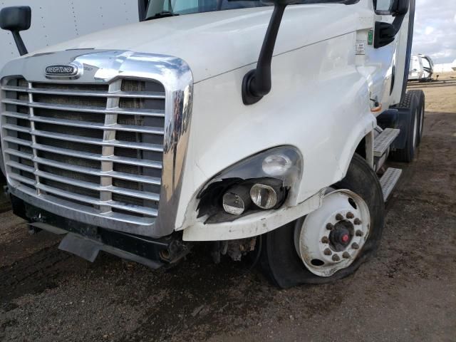 2016 Freightliner Cascadia 125