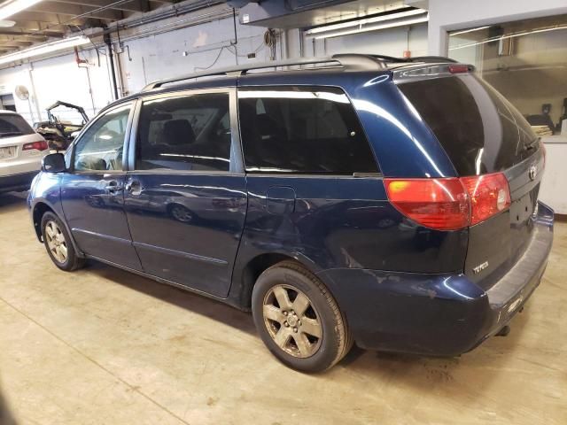 2004 Toyota Sienna XLE