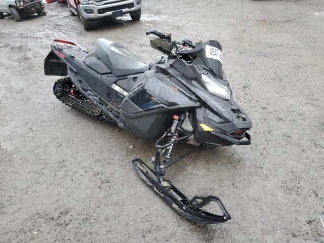 2023 Skidoo Renegade