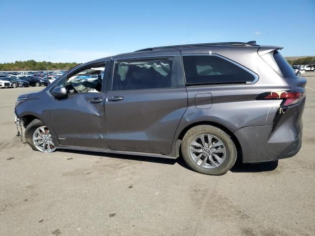 2021 Toyota Sienna LE