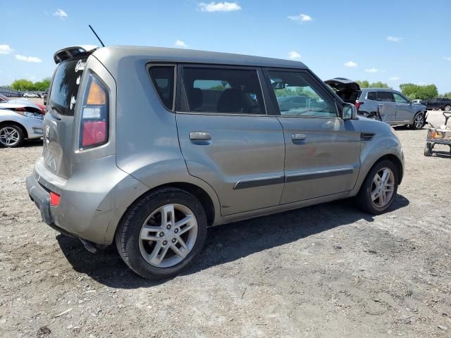 2010 KIA Soul +