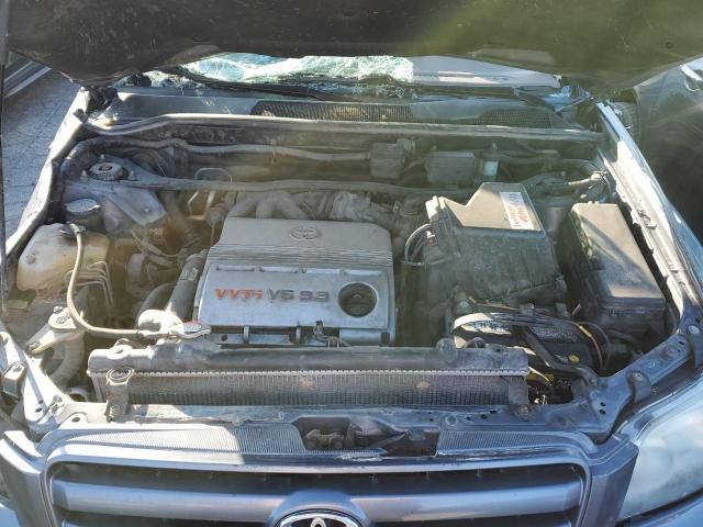 2004 Toyota Highlander Base