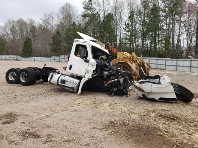 2021 Freightliner Cascadia 126