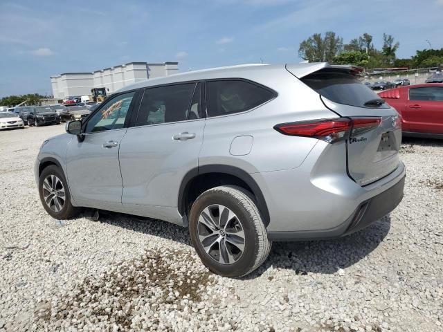 2022 Toyota Highlander XLE