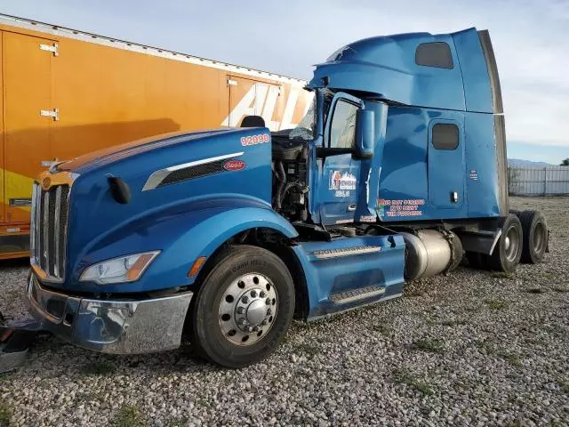 2023 Peterbilt 579