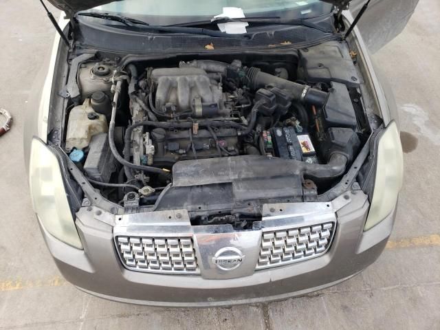 2004 Nissan Maxima SE