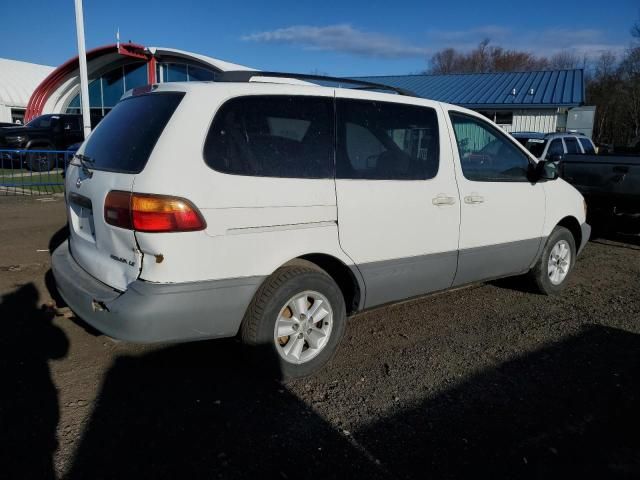 2000 Toyota Sienna LE