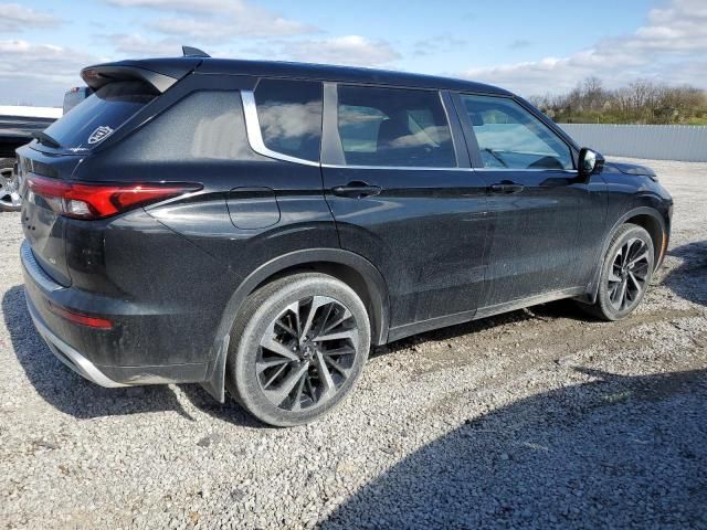 2022 Mitsubishi Outlander SE