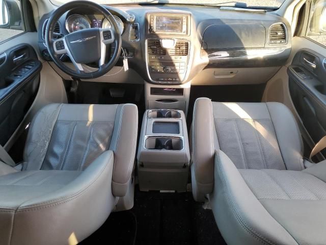 2014 Chrysler Town & Country Touring L