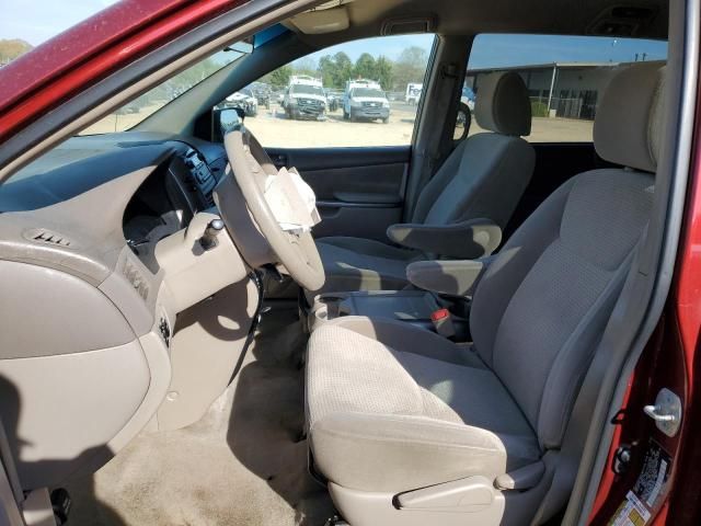 2010 Toyota Sienna CE