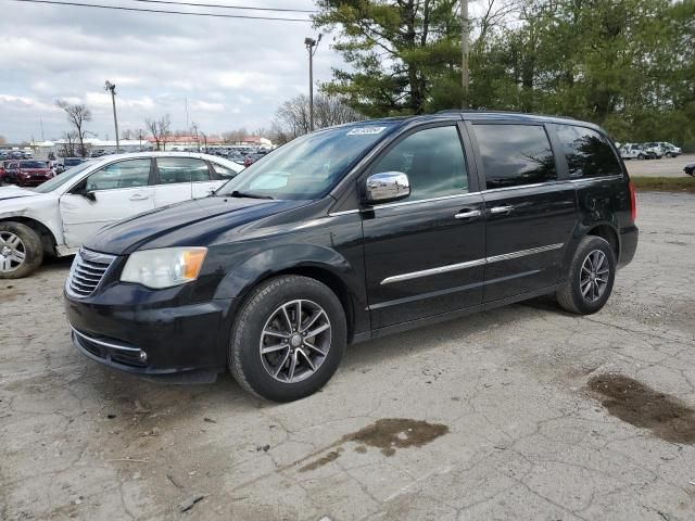 2013 Chrysler Town & Country Touring L