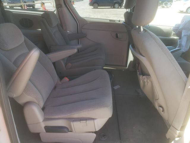 2005 Chrysler Town & Country LX