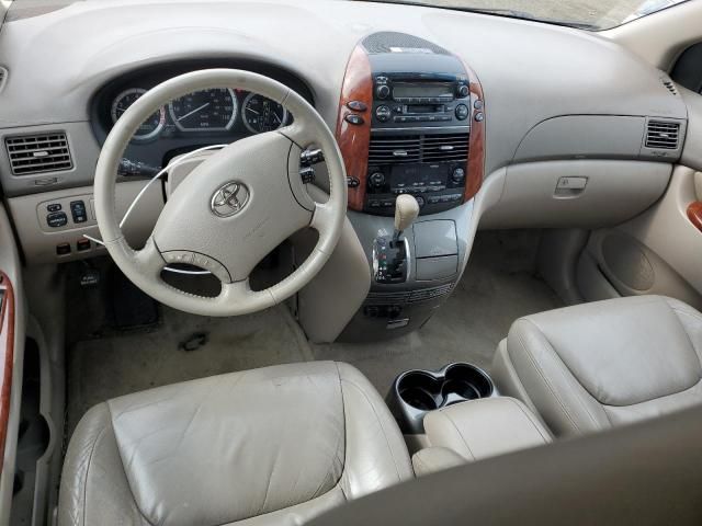 2005 Toyota Sienna XLE