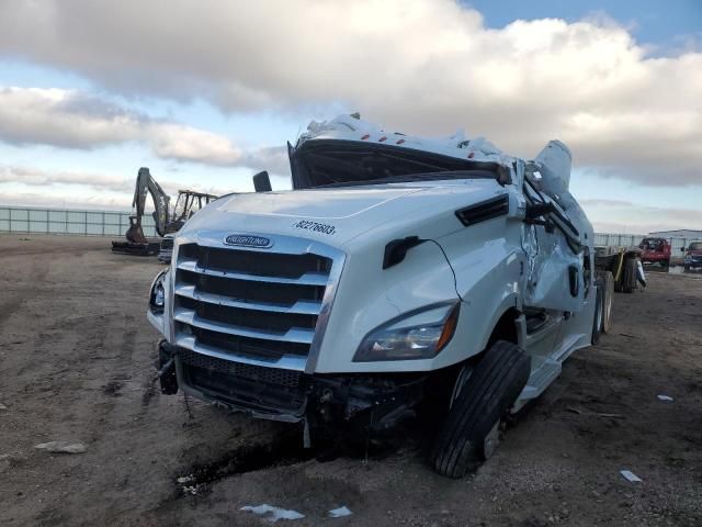 2020 Freightliner Cascadia 126