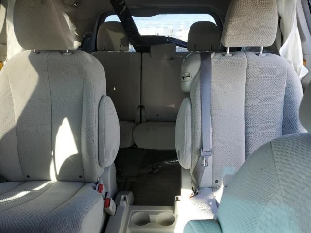 2011 Toyota Sienna LE