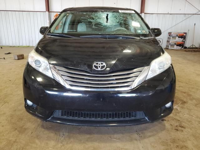 2012 Toyota Sienna XLE