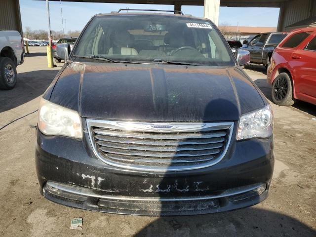 2013 Chrysler Town & Country Touring L