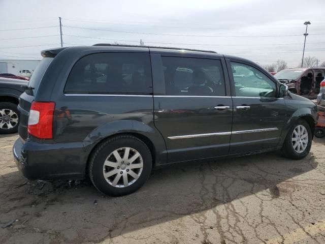 2012 Chrysler Town & Country Touring L