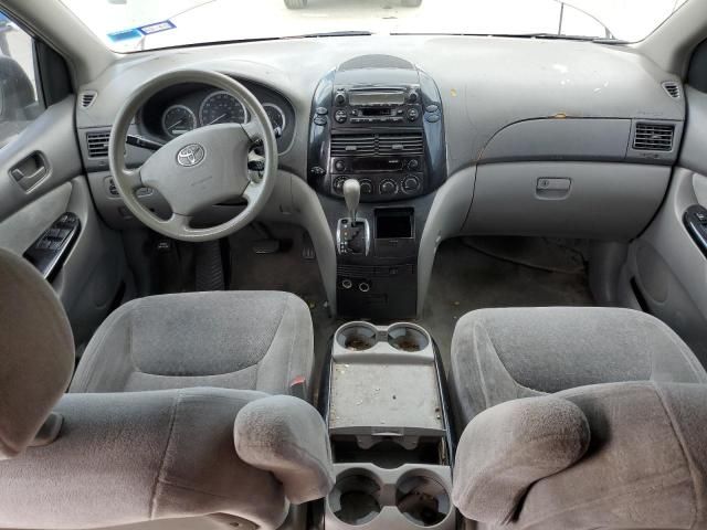 2005 Toyota Sienna CE