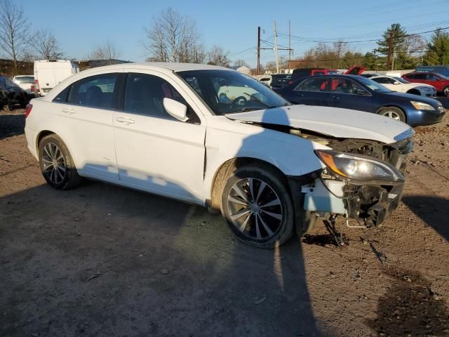 2013 Chrysler 200 Touring