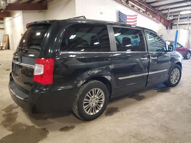 2013 Chrysler Town & Country Touring L