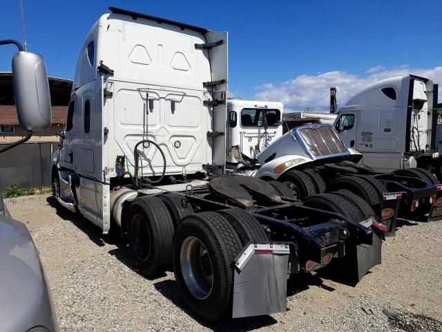 2021 Freightliner Cascadia 126