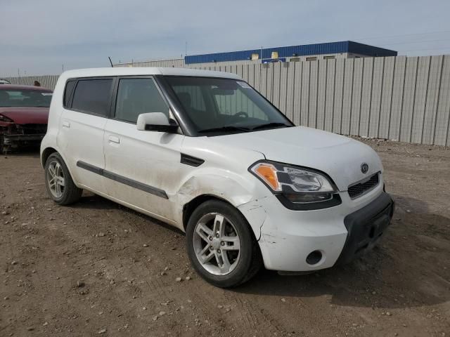 2010 KIA Soul +