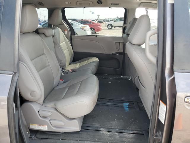 2015 Toyota Sienna XLE