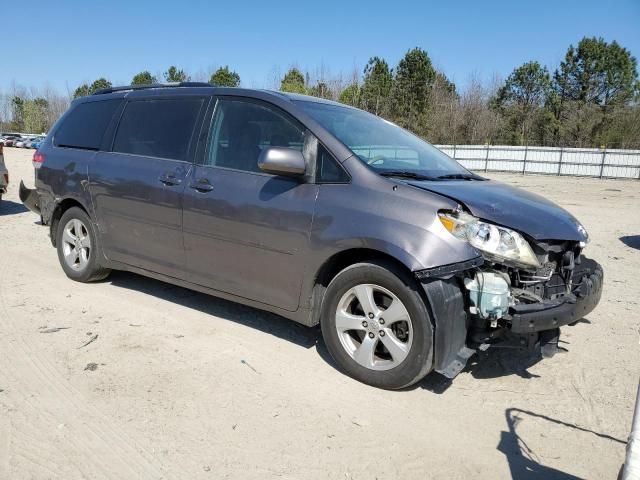 2013 Toyota Sienna LE