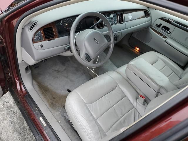 2000 Lincoln Town Car Signature