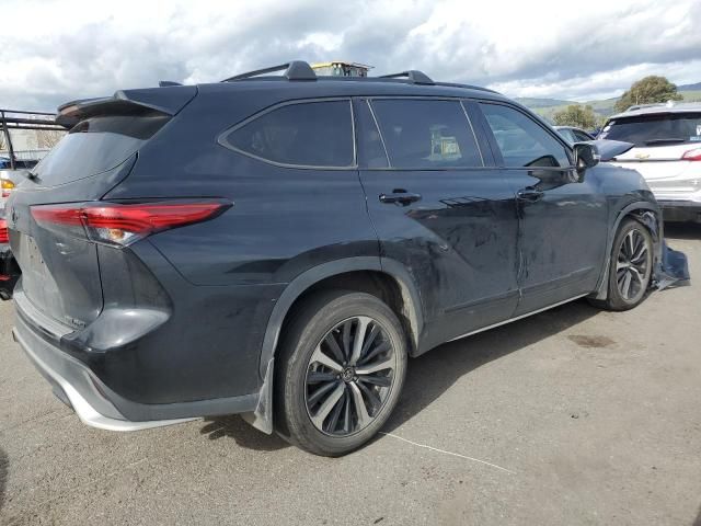 2022 Toyota Highlander XSE