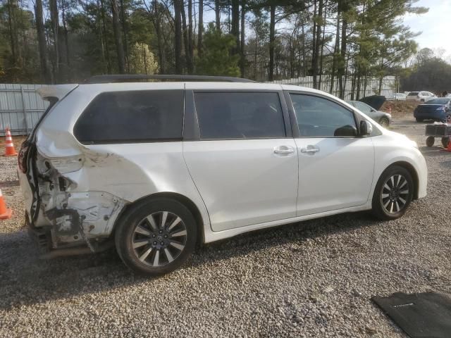 2018 Toyota Sienna XLE