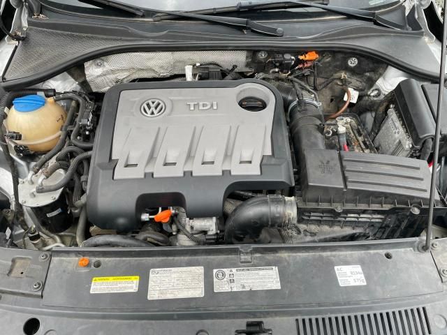 2013 Volkswagen Passat SE