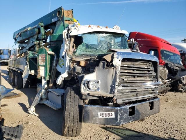 2019 Freightliner 108SD