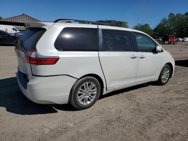 2017 Toyota Sienna XLE