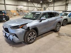 Salvage cars for sale from Copart Montreal Est, QC: 2022 Toyota Highlander XLE