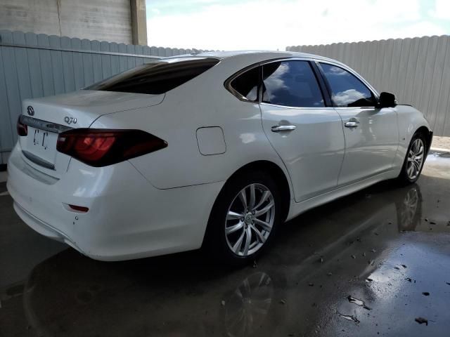 2017 Infiniti Q70 3.7