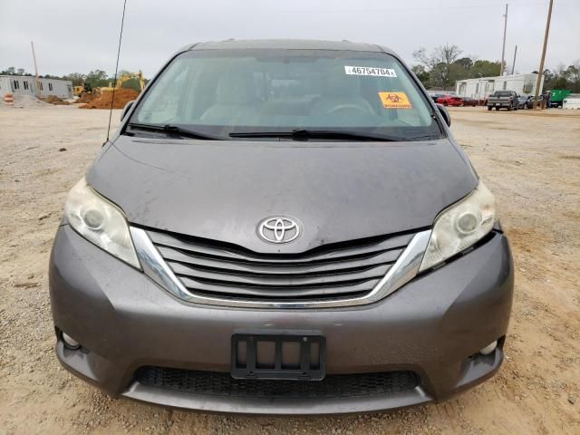 2013 Toyota Sienna XLE