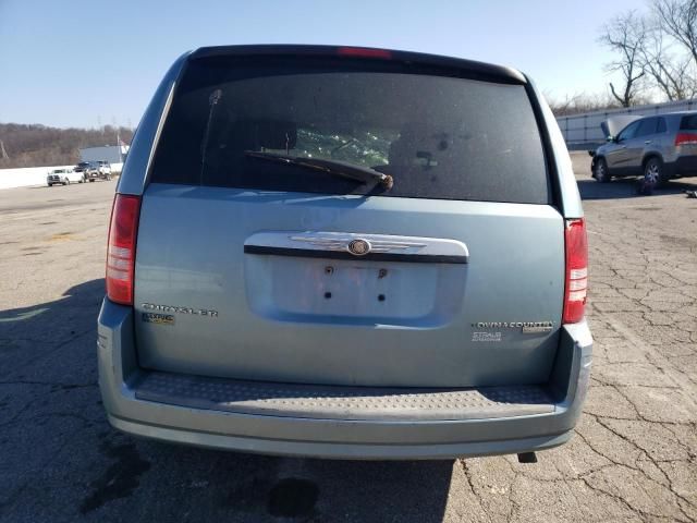 2009 Chrysler Town & Country LX