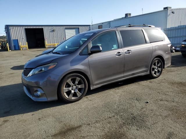 2016 Toyota Sienna SE