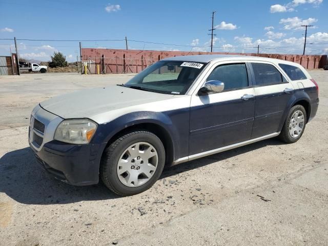 2005 Dodge Magnum SE