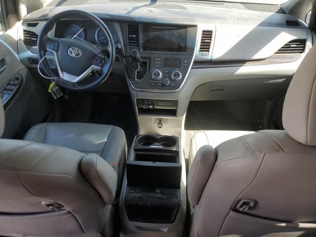 2017 Toyota Sienna XLE