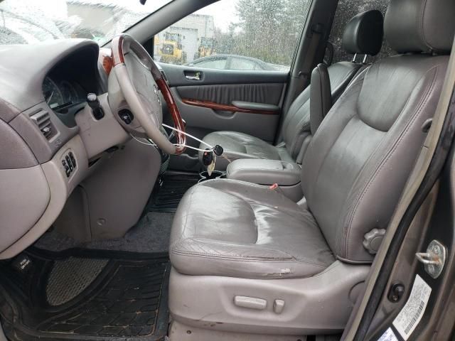 2004 Toyota Sienna XLE