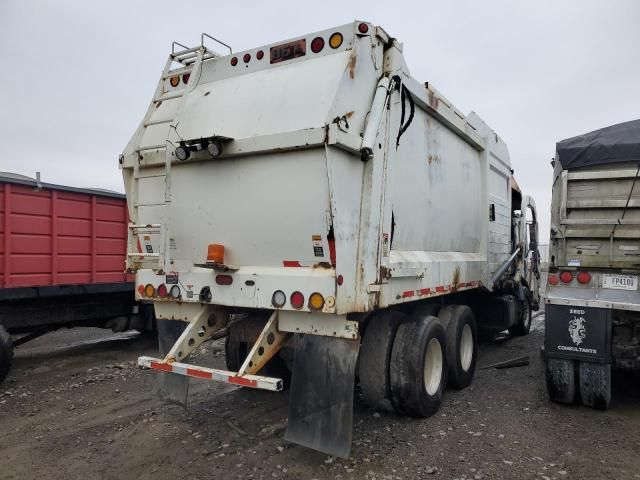 2014 Mack 600 MRU600