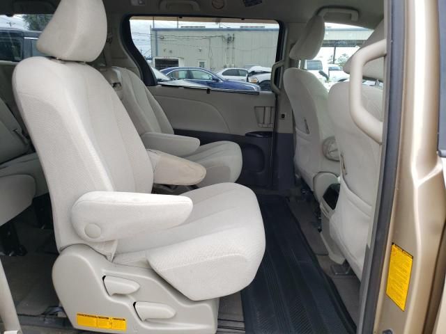 2013 Toyota Sienna LE