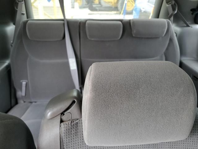 2004 Toyota Sienna CE