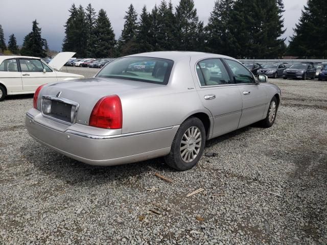 2004 Lincoln Town Car Executive