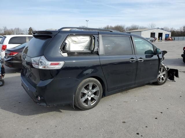 2017 Toyota Sienna SE