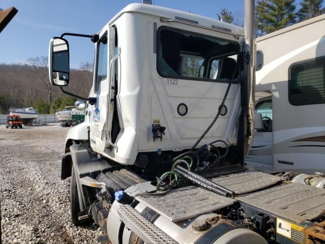 2016 Mack 600 CXU600