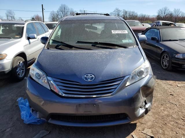 2017 Toyota Sienna XLE